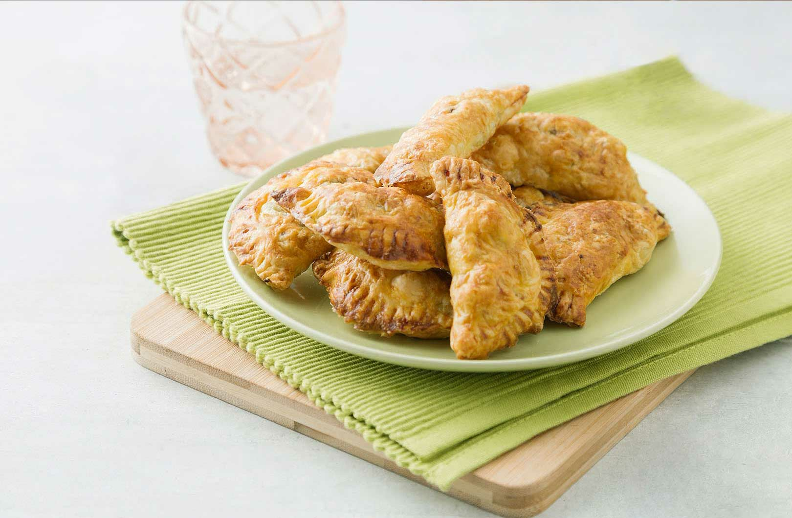 Surinaamse kip pastei - Recept - Koopmans.com